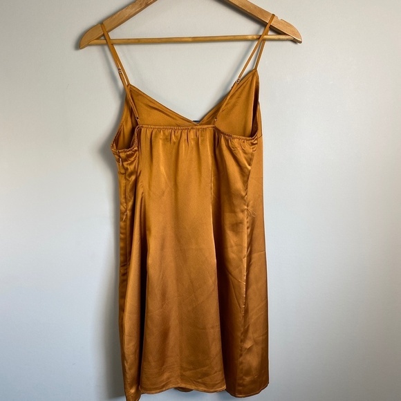 Abercrombie‎ & Fitch NWT Women's Golden Brown/Orange Satin Camisole Top Size MP - Picture 5 of 16